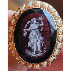 Gold Brooch And Miniature In Grisaille On Glass 19th Century