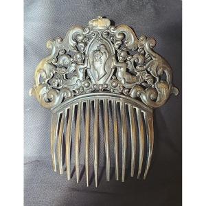 19th-century Horn Comb With Cherub And Queen 