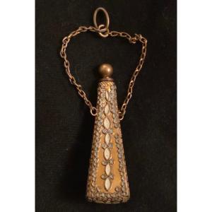 Pendantrif Enameled Scented Bottle, 19th Century