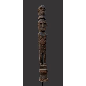 Statue Pole Timor Indonesia Head Cutter