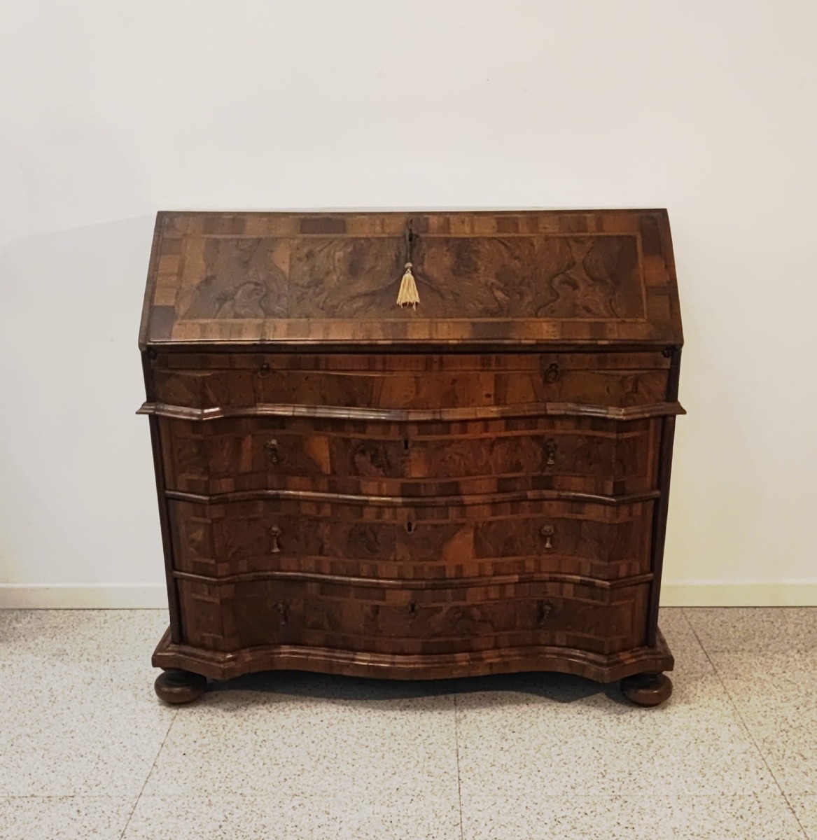 Mobile a ribalta veneziano