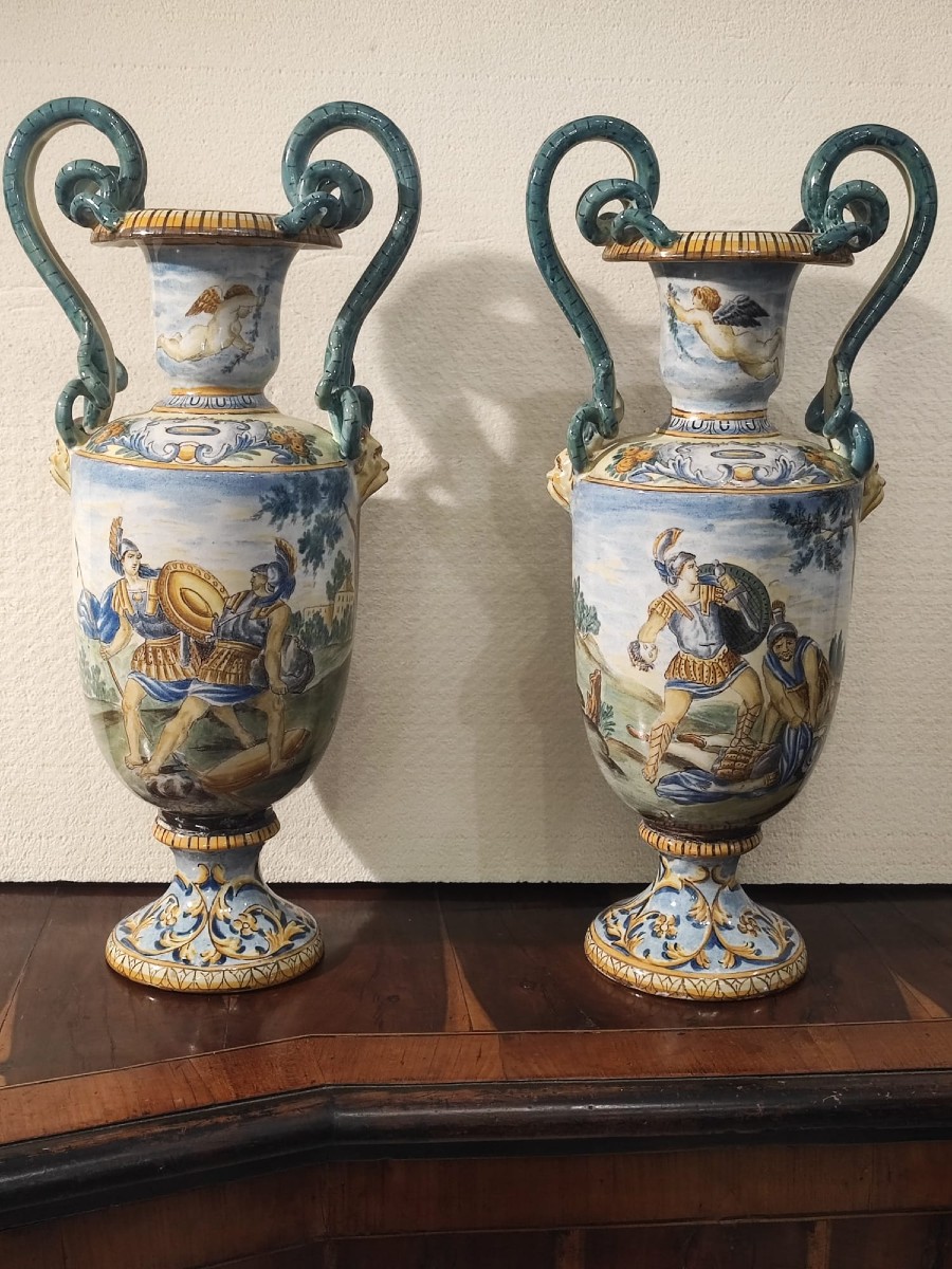 Coppia di vasi in ceramica