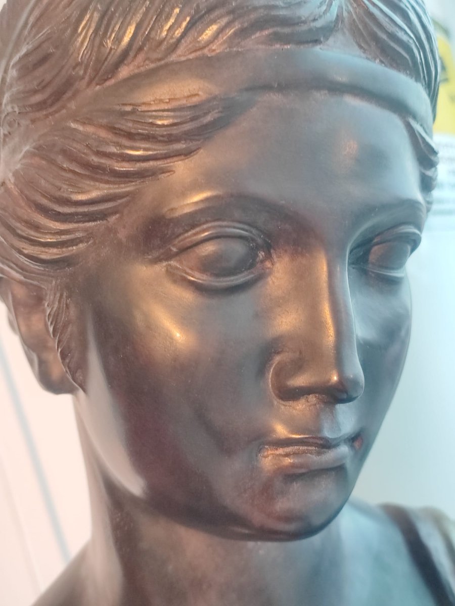 Scultura femminile in bronzo-photo-1