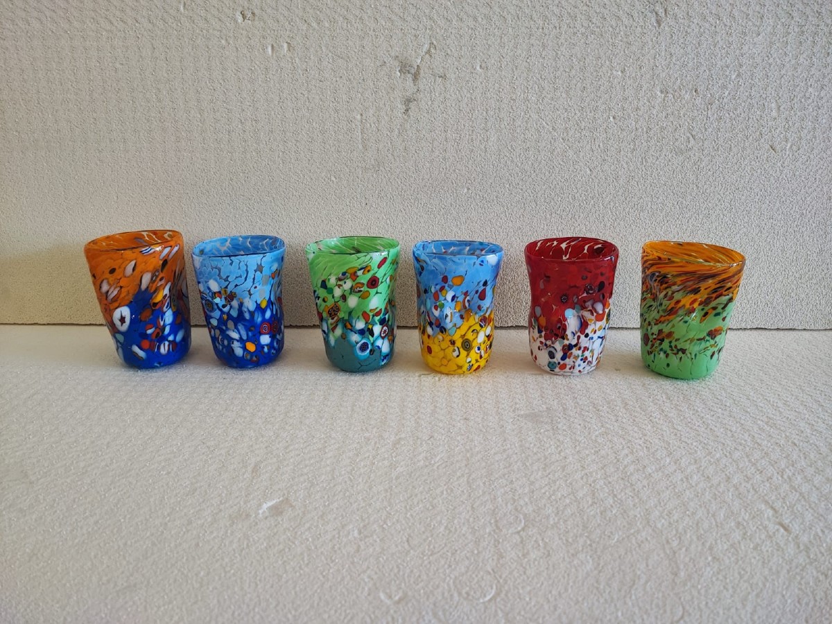 Lotto di 6 bicchieri colorati