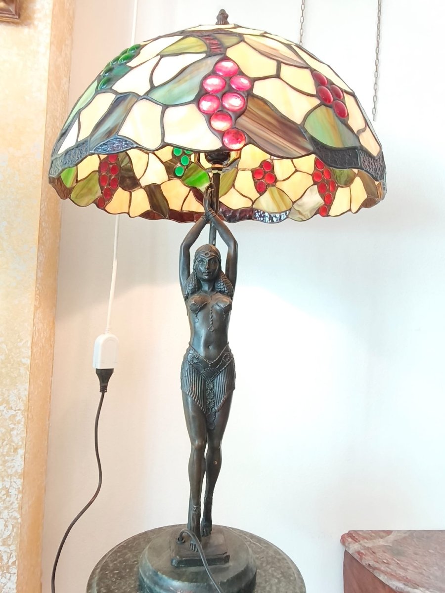 Scultura con lampada