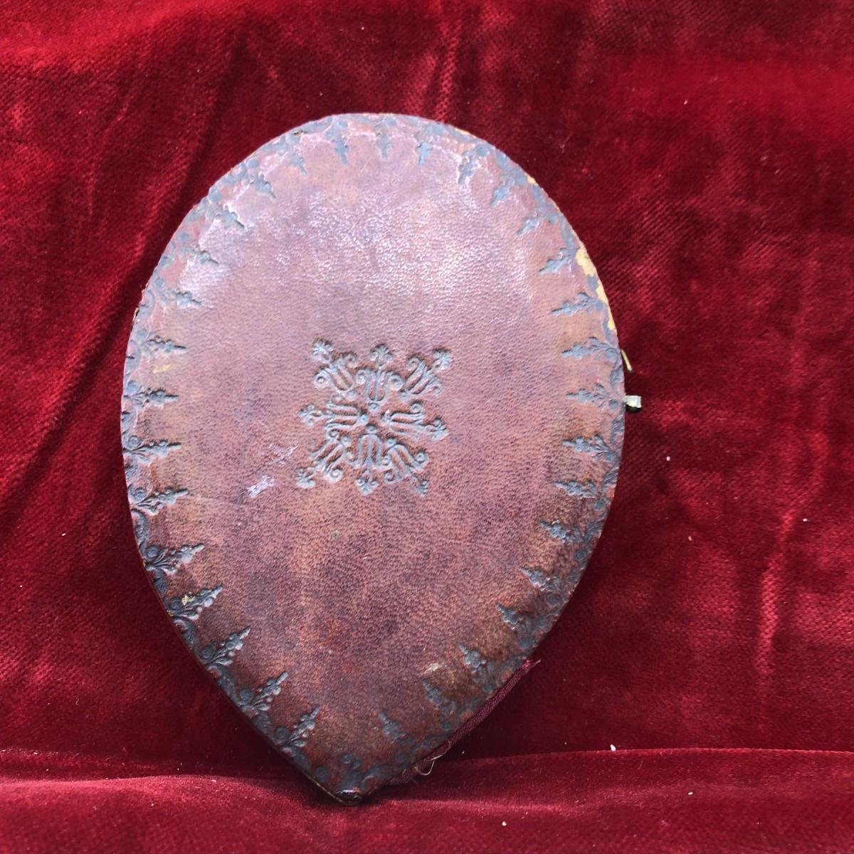 RELIQUIARIO IN FILIGRANA D'  ARGENTO ENTRO SUA CUSTODIA DI CUOIO DI S.IGNAZIO DI lOJOLA MISURE -photo-4