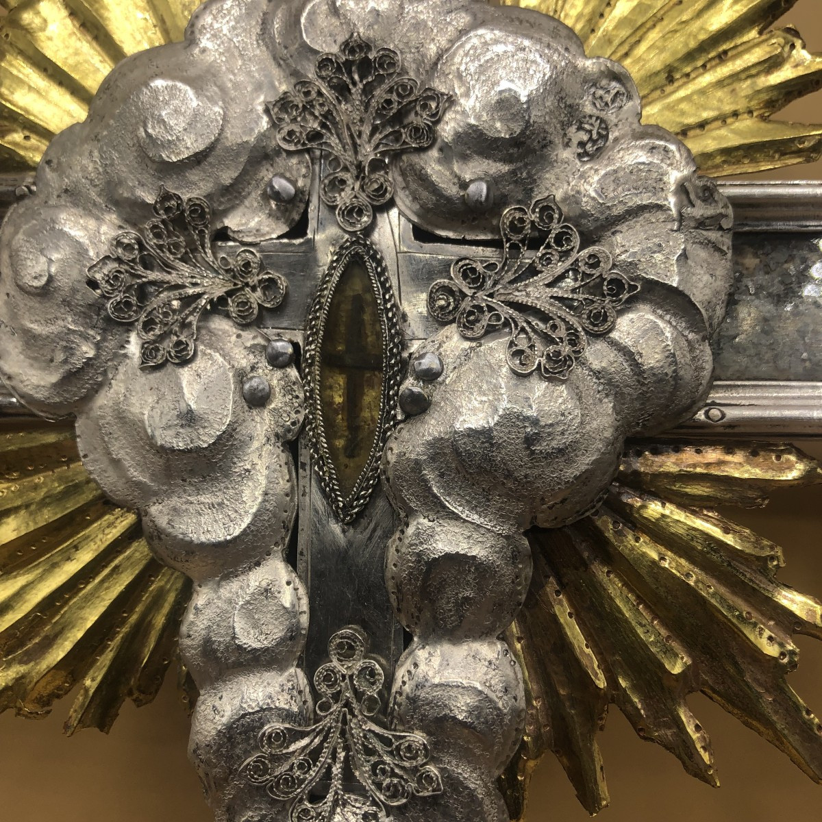 RELIQUIARIO DELLA SANTA CROCE IN ARGENTO SBALZATO-photo-3