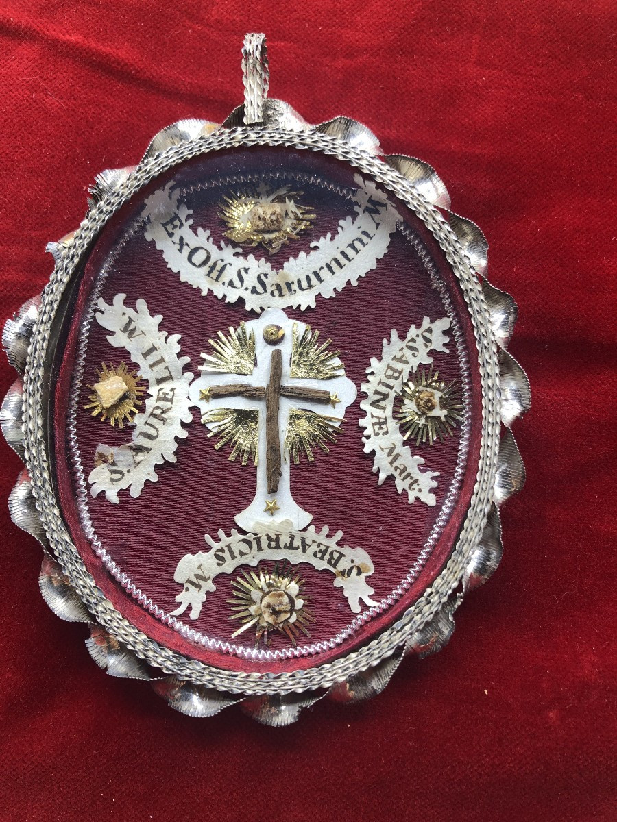 RELIQUIARIO IN FILIGRANA D'ARGENTO CONTENENTE LA S.CROCE E 4 SANTI 