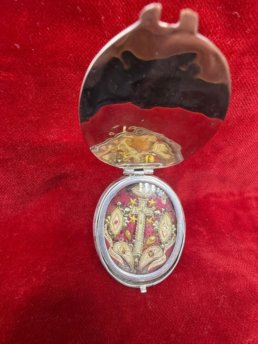 Reliquiario della S.Croce in teca d'argento chiusa   