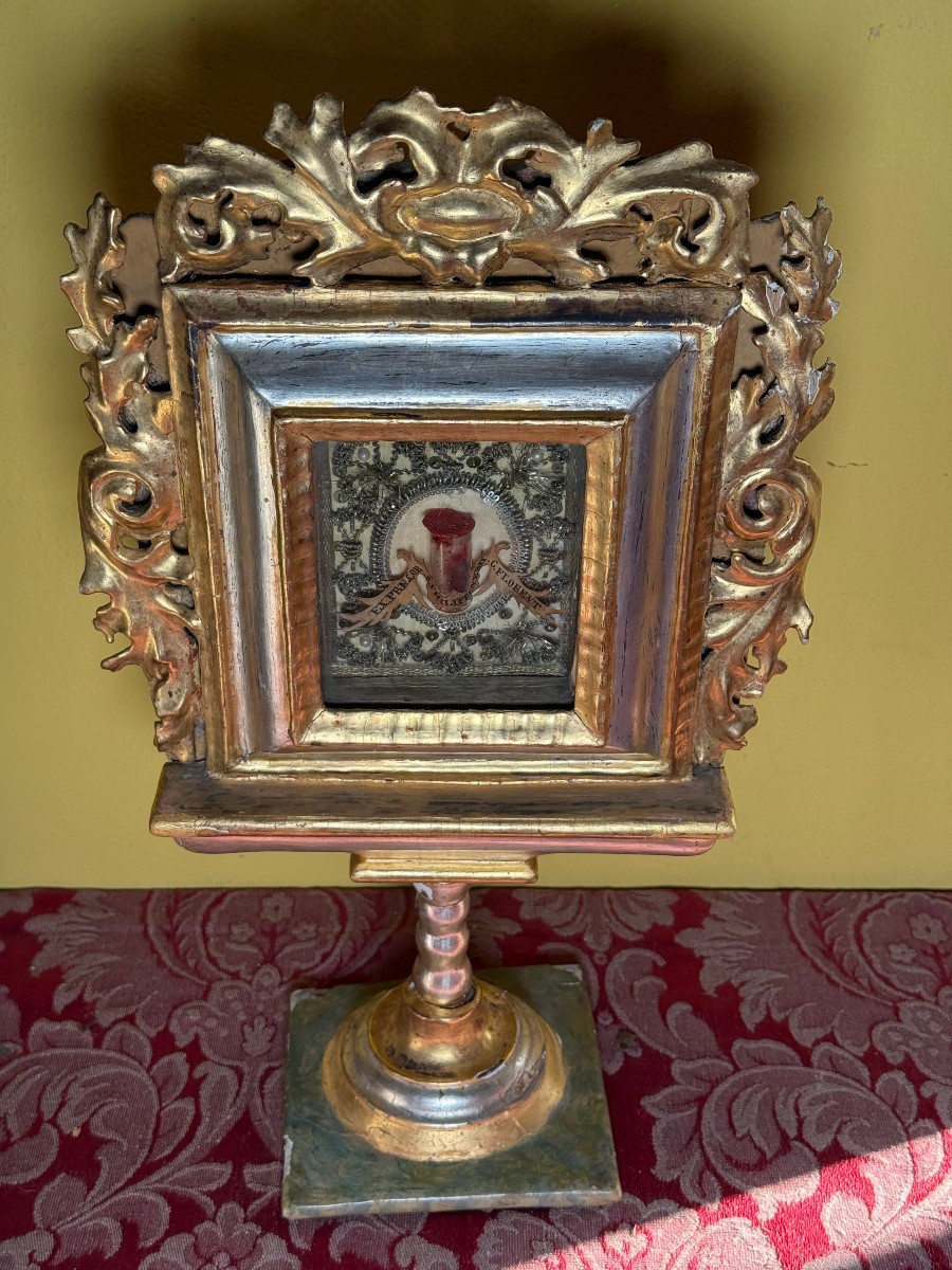 Reliquiario dei precordi di San Filippo Neri oggetto intagliato dorato e argentato 