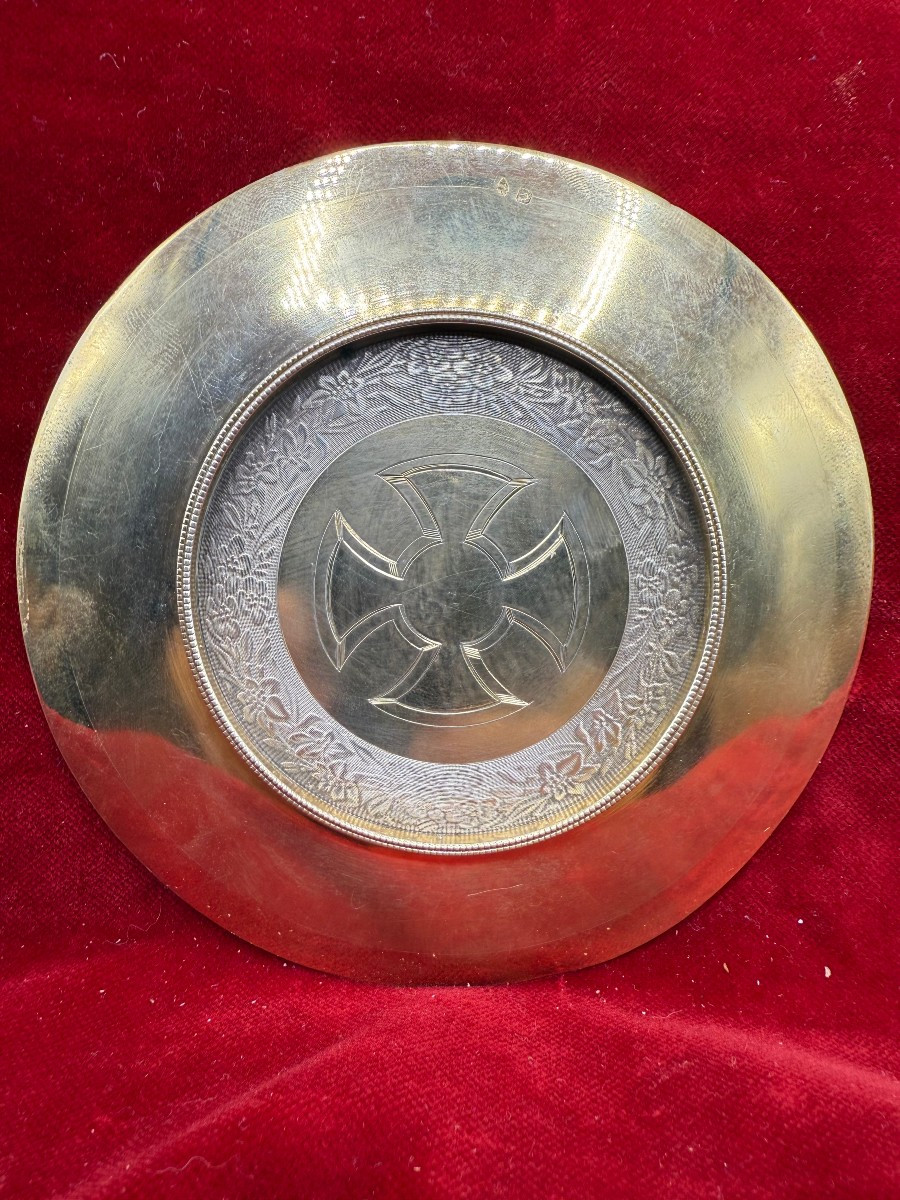 Patena francese in argento cesellato e dorato 