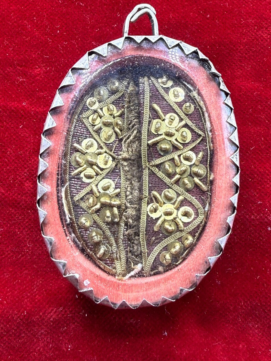 Reliquiario in argento a doppia faccia della coperta del letto di San Filippo Neri   -photo-2