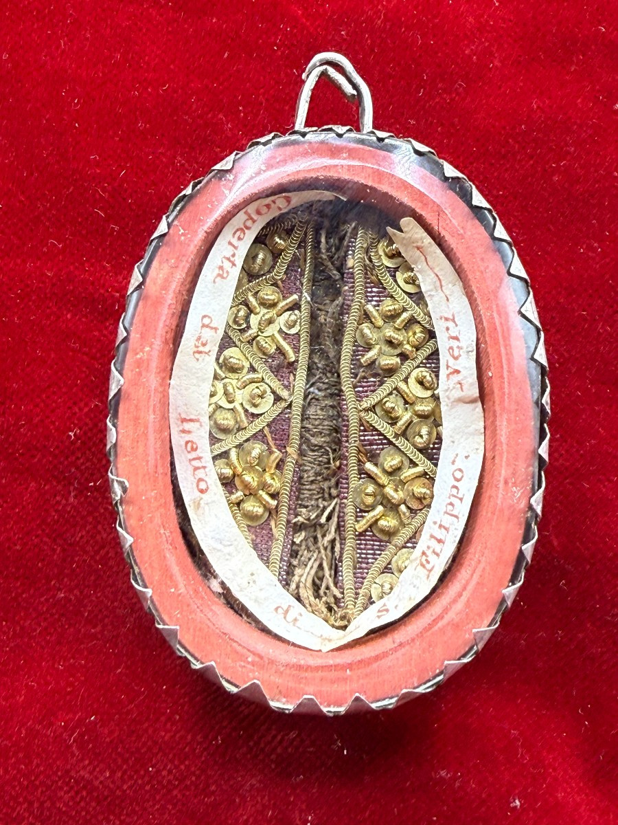 Reliquiario in argento a doppia faccia della coperta del letto di San Filippo Neri   