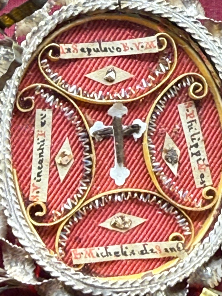 Reliqu. in filigrana d'argento contenente un frammento della S,Croce e 4 frammenti di reliquia-photo-3