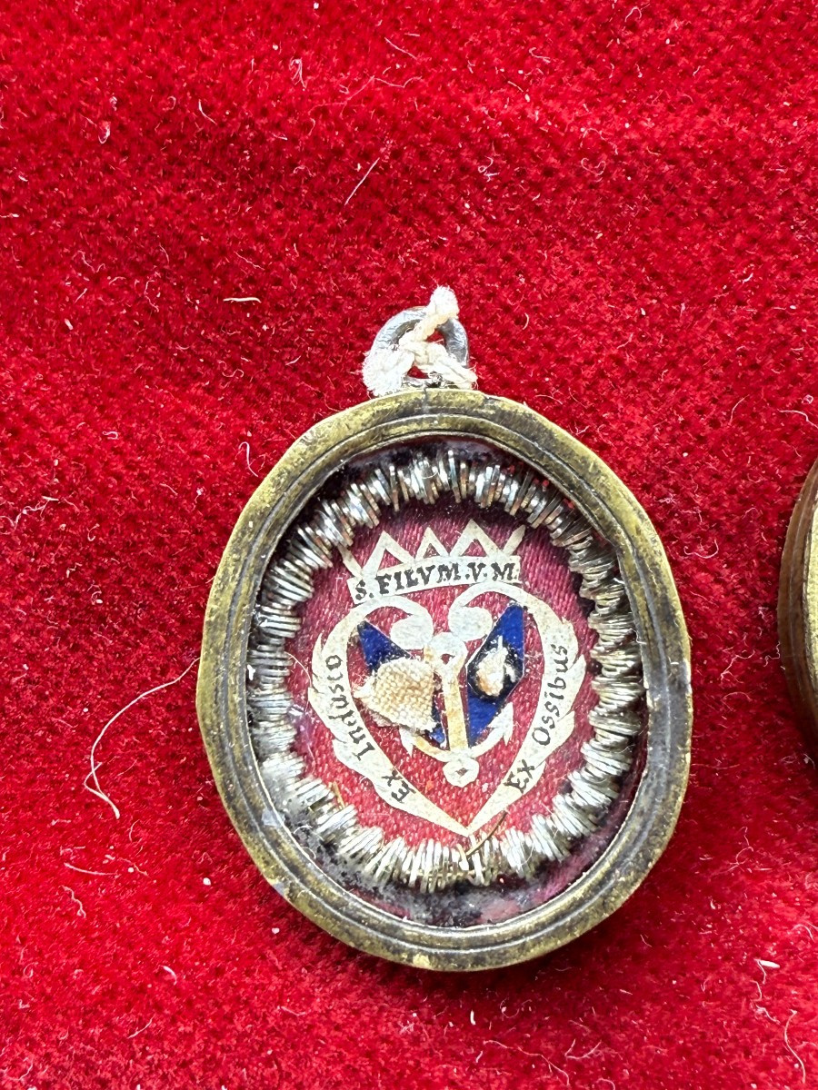 Reliquiario di Santa Filomena partidel corpo e abito 