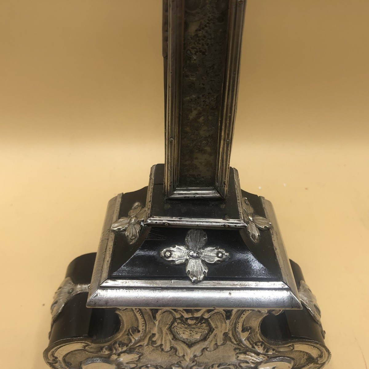 stauroteca del XVIII° secolo in legno ebanizzato con riporti in argento massiccio sbalzato-photo-2