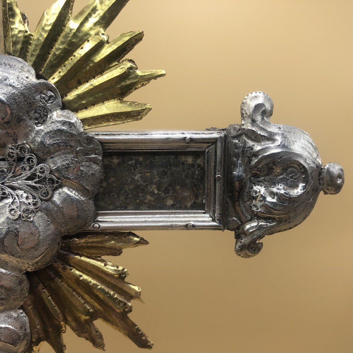 stauroteca del XVIII° secolo in legno ebanizzato con riporti in argento massiccio sbalzato-photo-3