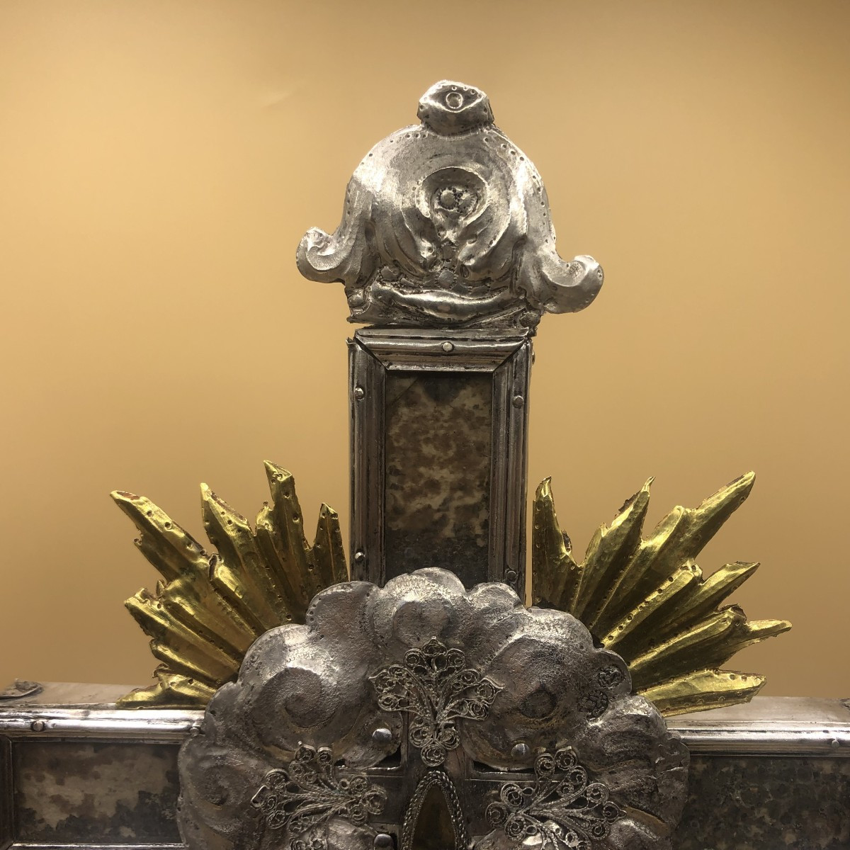 stauroteca del XVIII° secolo in legno ebanizzato con riporti in argento massiccio sbalzato-photo-4