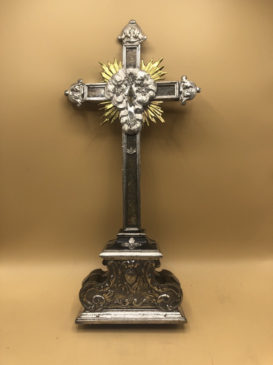 stauroteca del XVIII° secolo in legno ebanizzato con riporti in argento massiccio sbalzato