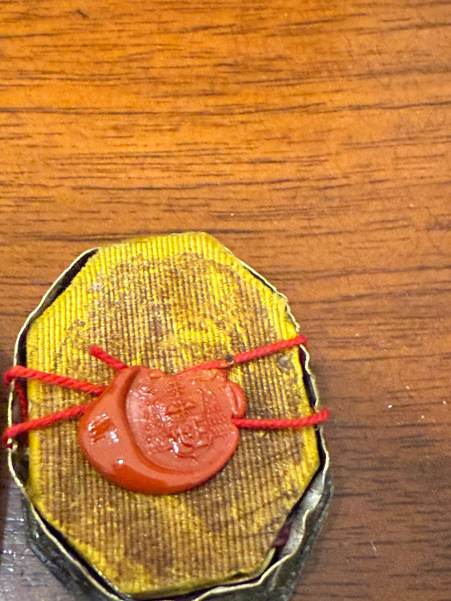 Reliquiario in bronzo di fattura ottagona a doppia faccia con frammenti di 14 santi  -photo-2