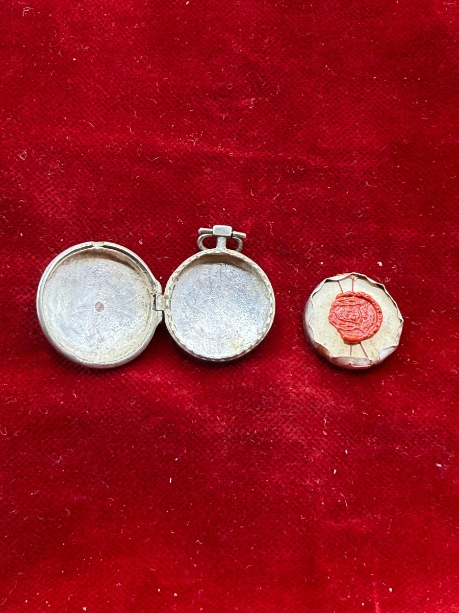 Reliquiario in argento di un frammento della tunica di N.S.G.C.   "indusio"-photo-2