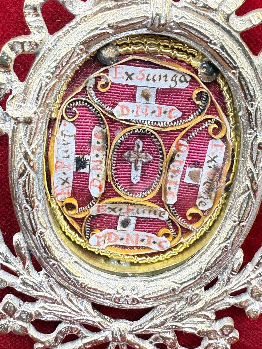 Reliqui. in bronzo dorato stile Luigi XVI°con 8 frammenti di oggetti della Passione + C.Croce-photo-2