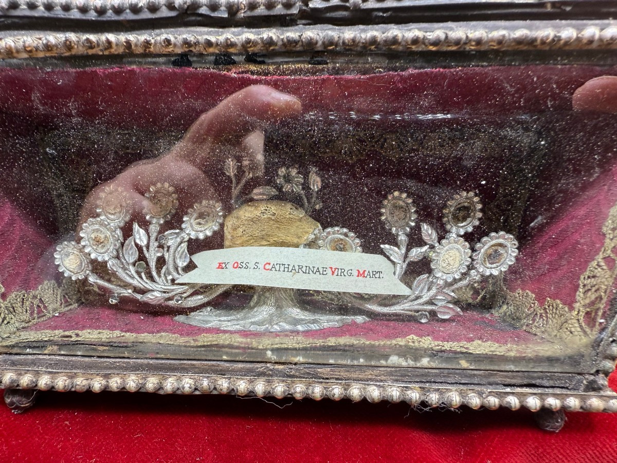 Piccola urna contenente le reliquie di S.Caterina V.&M.-photo-2