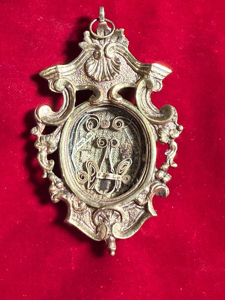 Reliquiario con framm. di 3 Santi e cioè  Francesco Saverio, Borgia, Ignazio di Loyola