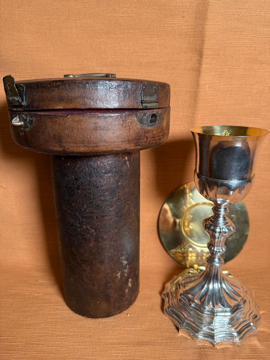 Calice  del XVIII° secolo in argento in stile veneziano con sua patena e completo di sua custod