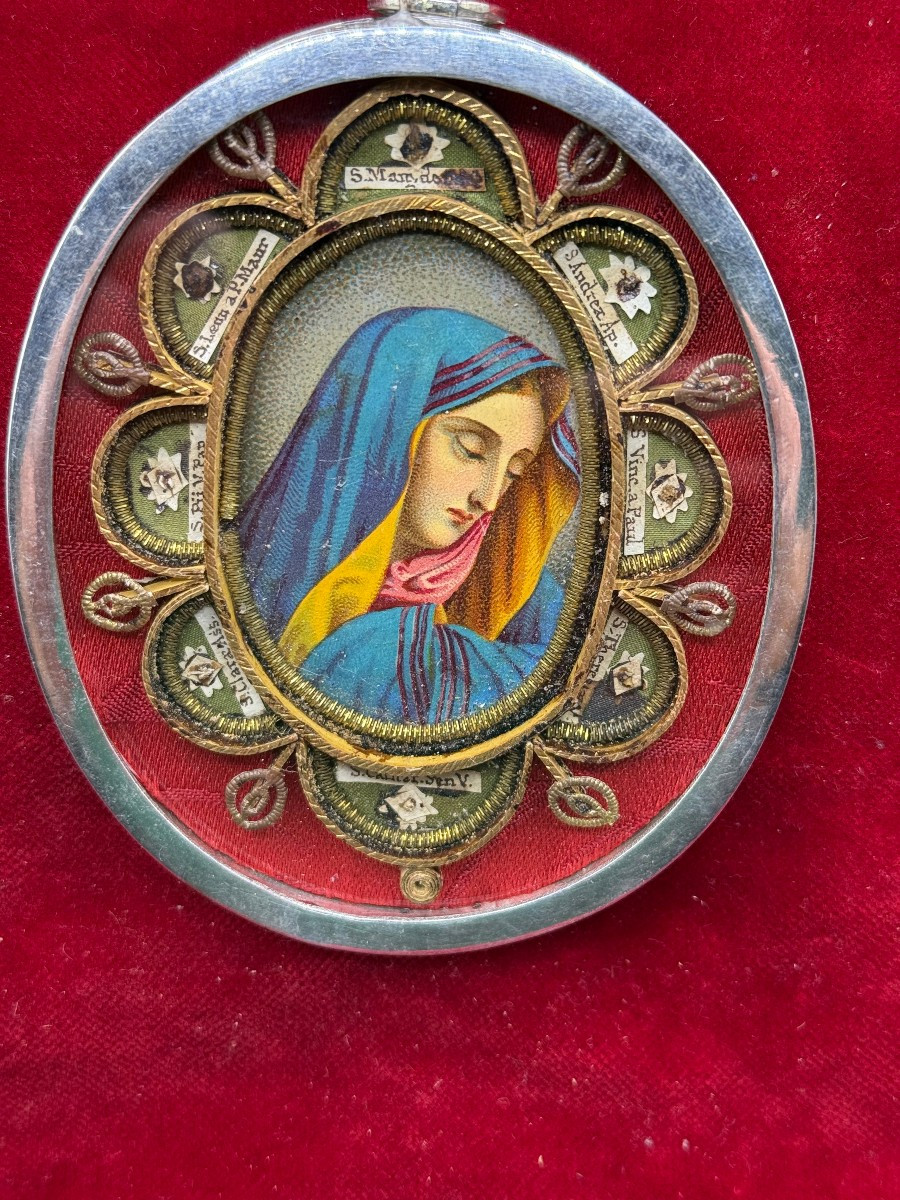 Reliquiario con frammenti di 8 santi 