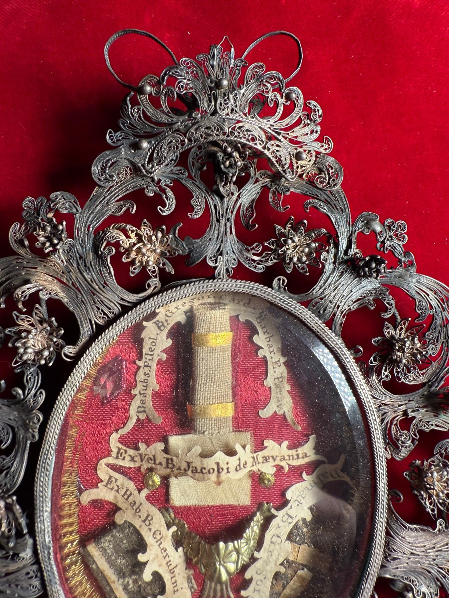 Reliquiario in filigrana d'argento di frammenti di abiti di 4 santi -photo-3