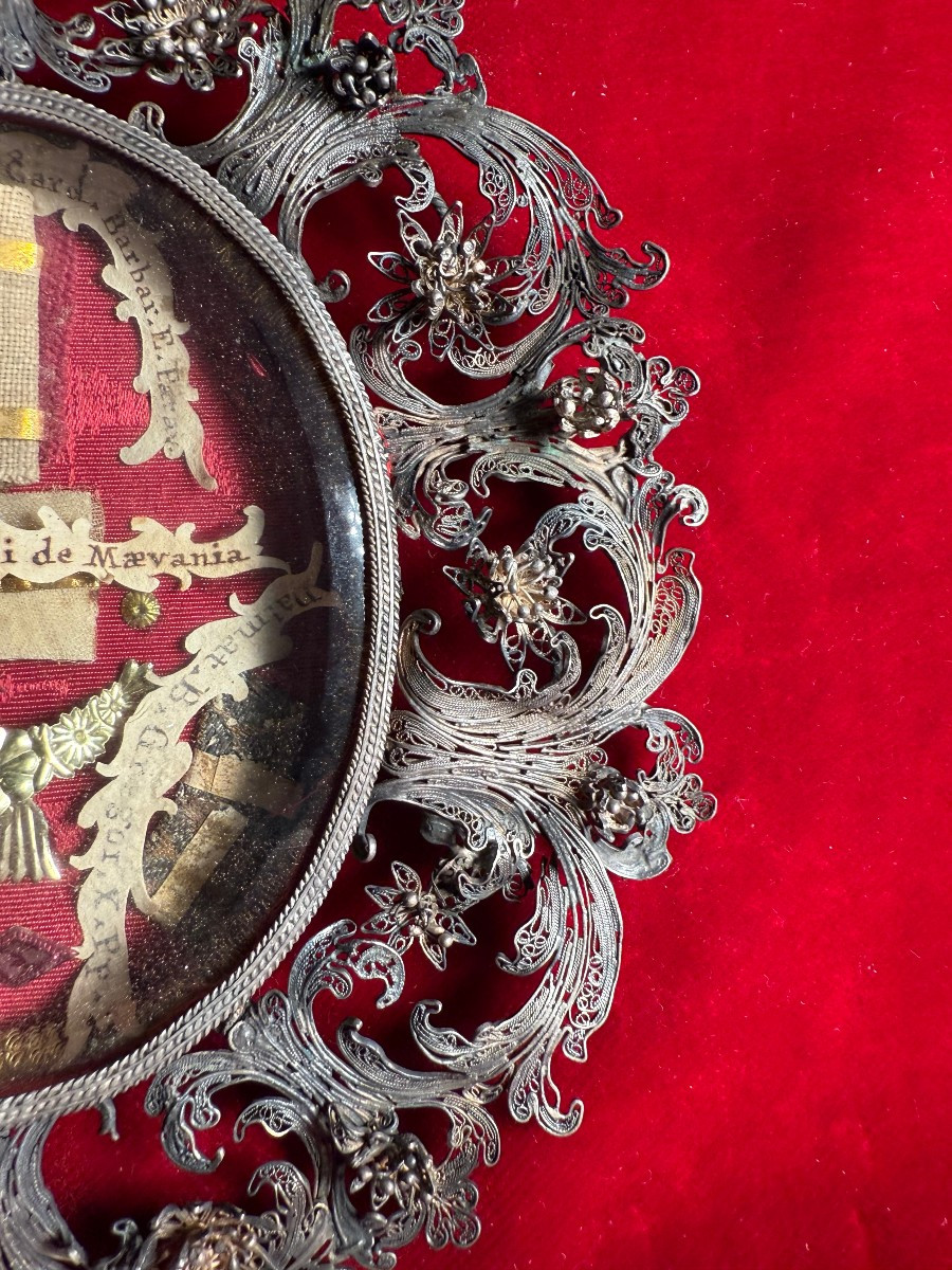 Reliquiario in filigrana d'argento di frammenti di abiti di 4 santi -photo-4