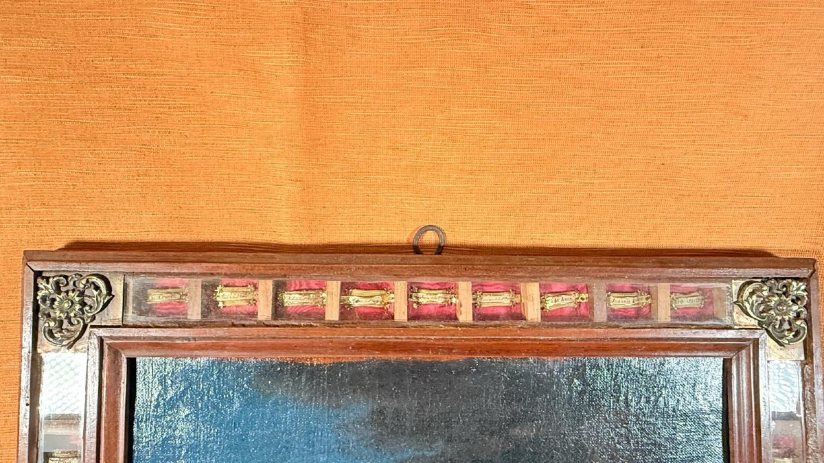 Cornice-reliquiario con 47 frammenti di Santi con dipinto rappresentante "La Pietà"-photo-2