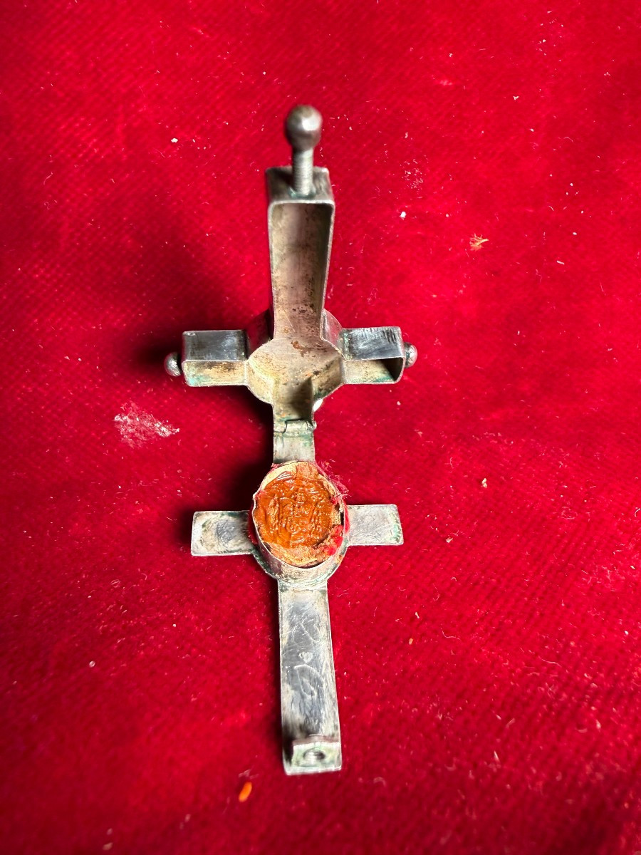 Croix-reliquaire en argent contenant des fragments de la Sainte Croix  -photo-2