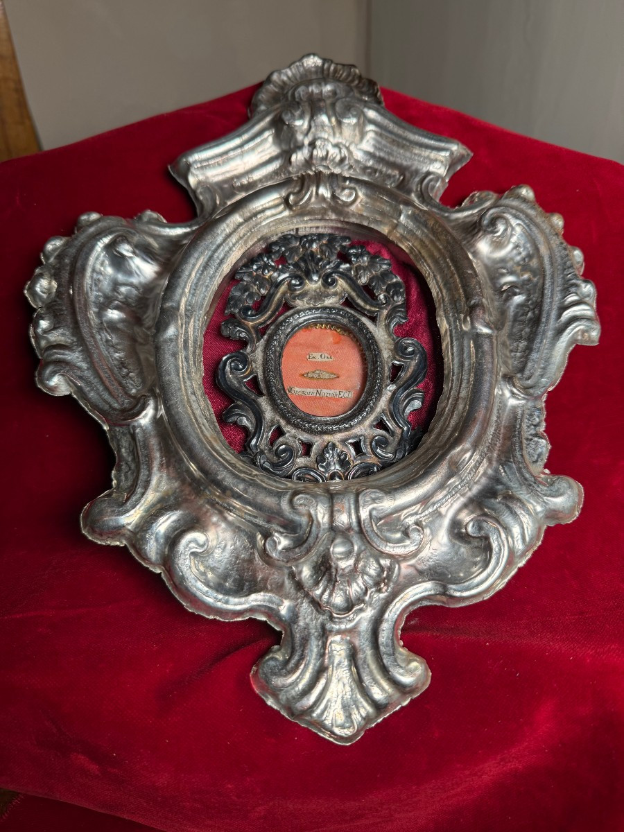 Due teche reliquiario in metallo argentato contenenti le reliquie di Severino Boezio e Gregorio-photo-3