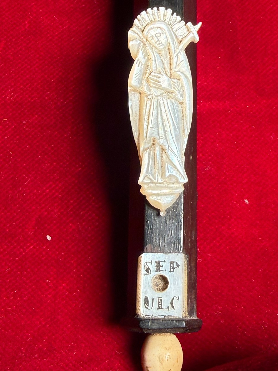 Croce di "Terra Santa"  in legno ebanizzato con riporti in osso e madreperla -photo-2