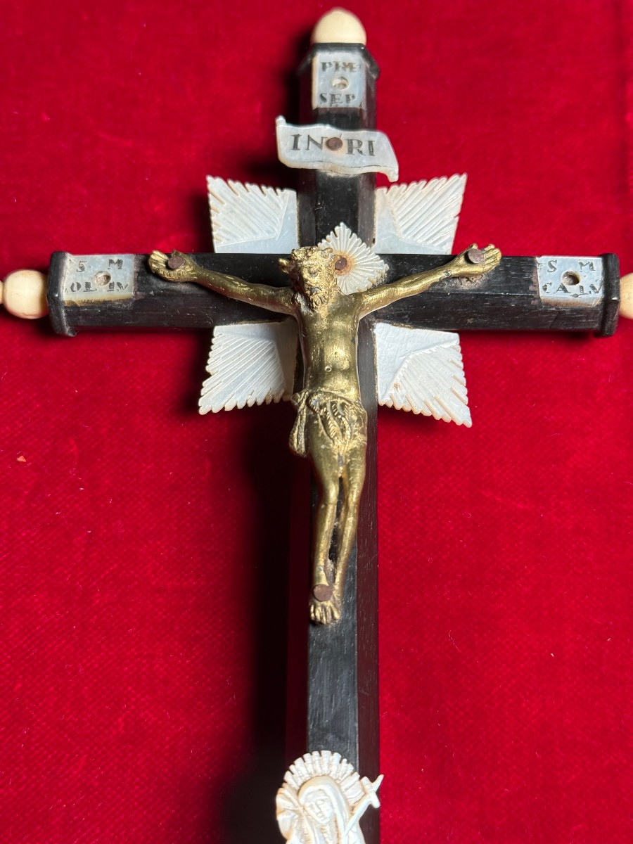 Croce di "Terra Santa"  in legno ebanizzato con riporti in osso e madreperla -photo-3