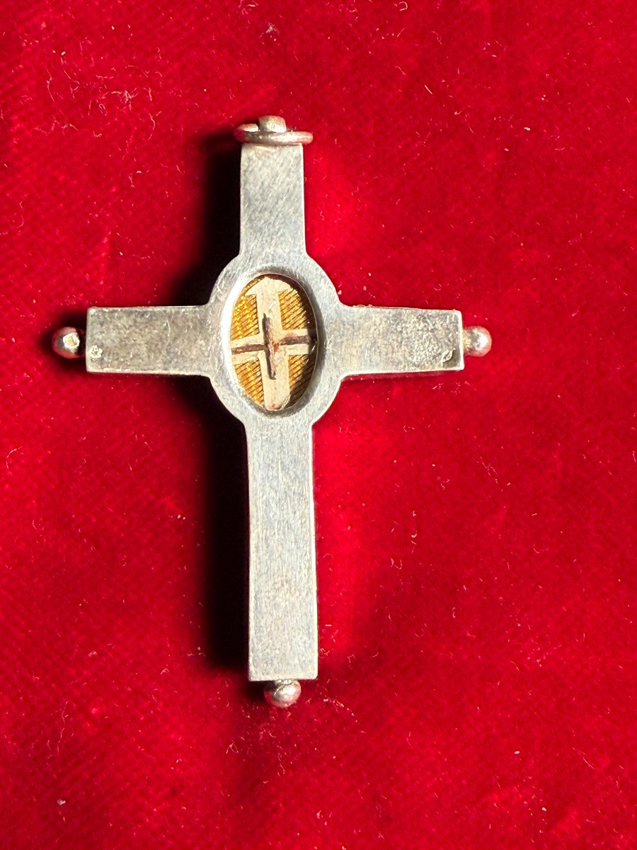 Stauroteca in argento di stile francese  