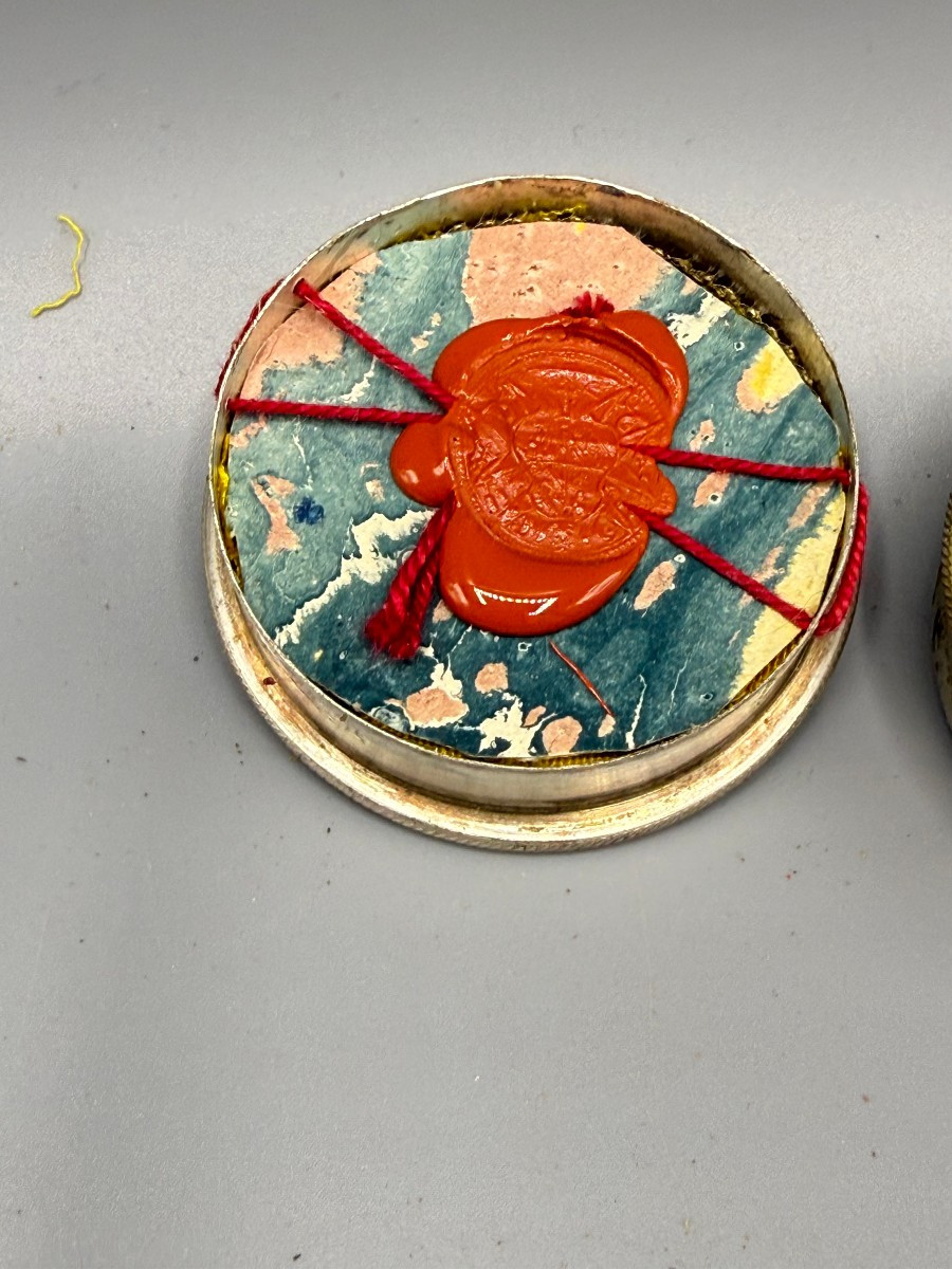 Reliquiario in argento del frammento della culla di Gesù Bambino -photo-3