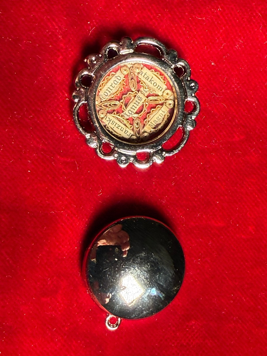 Reliquiario del frammento della bara Santi Francesco e Corrado -photo-2