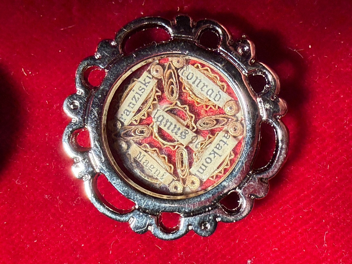 Reliquiario del frammento della bara Santi Francesco e Corrado 