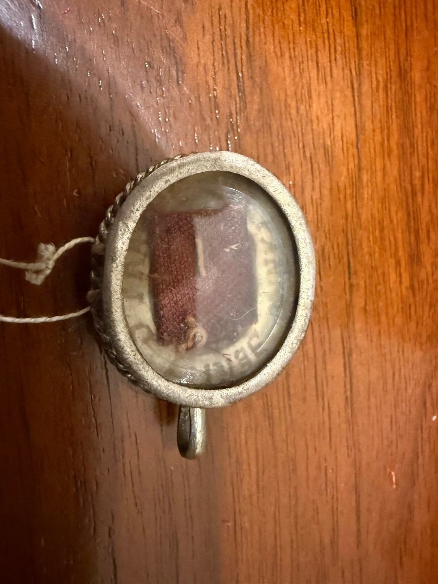 Reliquiaro in argento del frammento di cuscino sepolcrale di S.Francesco d'Assisi-photo-2