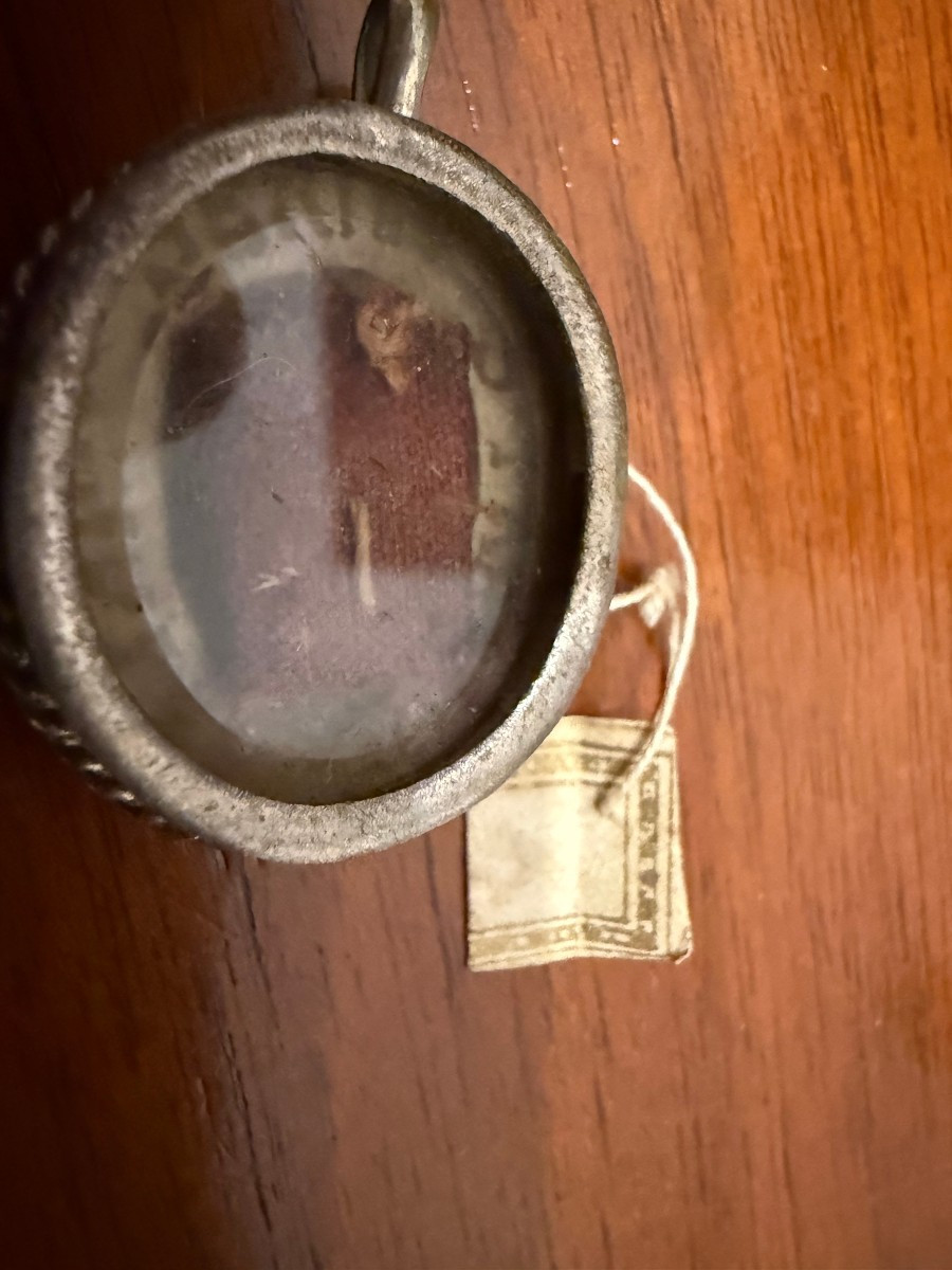 Reliquiaro in argento del frammento di cuscino sepolcrale di S.Francesco d'Assisi-photo-4