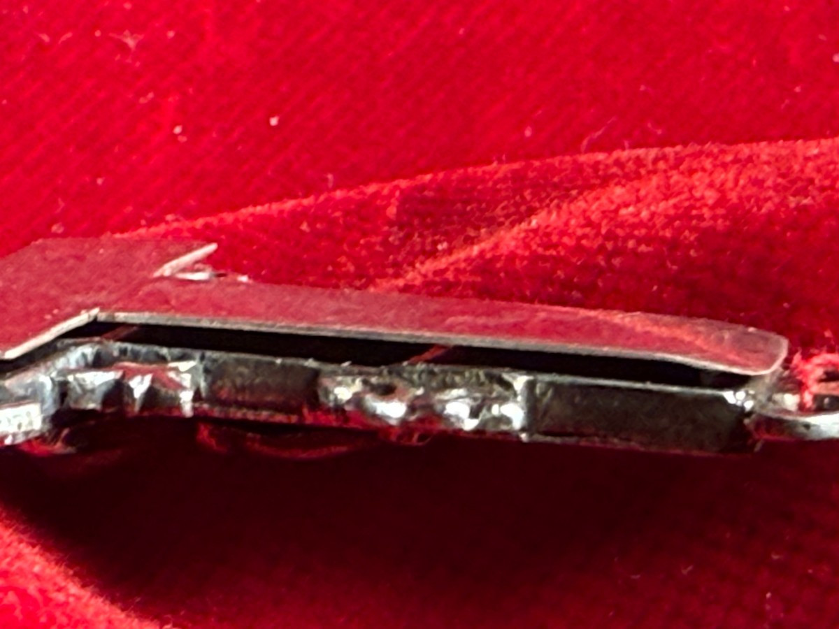 Teca in argento a croce vuota -photo-1