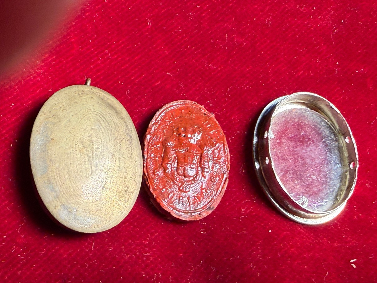 Reliquiario del frammento della S.Sindone -photo-2