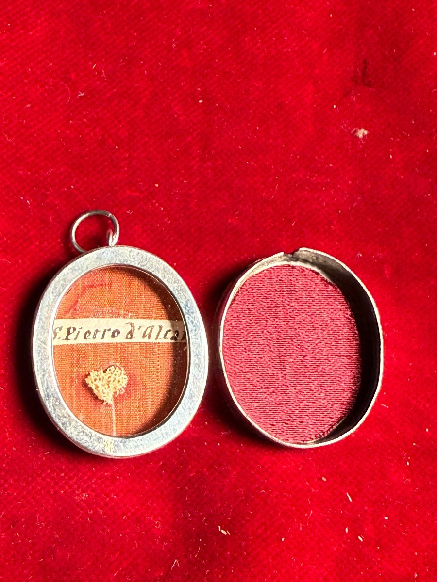 Reliquiario  d'argento con le reliquie di S.Pietro d'Alcantara 