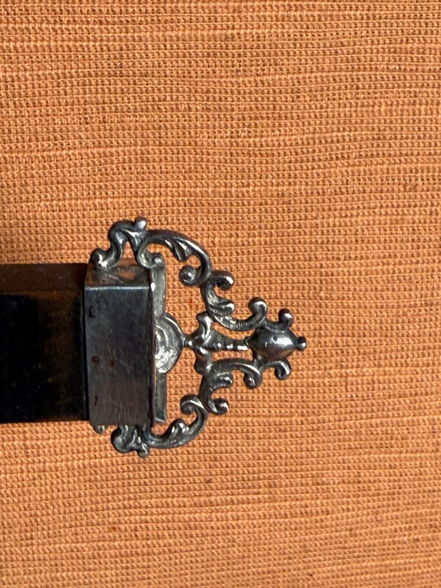 Croce con basamento con capicroce e Cristo in argento e reliquia sulla base-photo-1