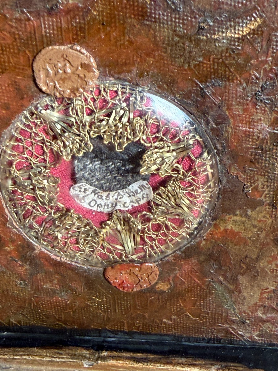 Croce con basamento con capicroce e Cristo in argento e reliquia sulla base-photo-2