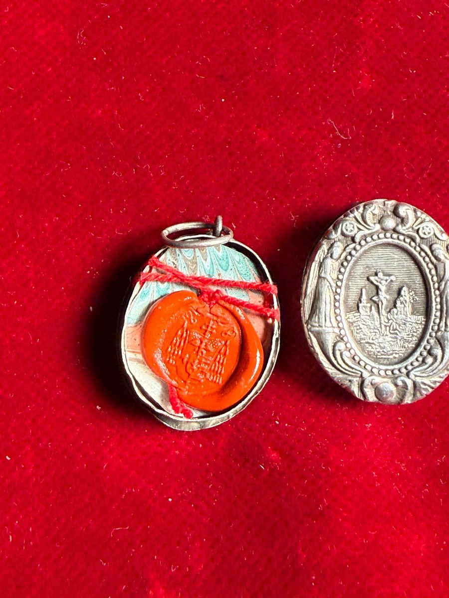 Reliquiario in argento cesellato  della B.V.M. -photo-3