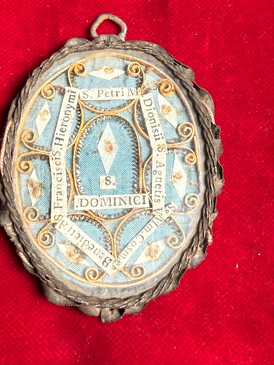 Reliquiario in argento con reliquie 8 santi 